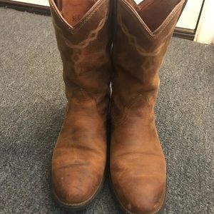 Ariat Round toe boots